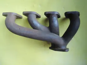 1315.70.020 Alfa Romeo 750 Giulietta Normale Used Original 2 Pc Cast Iron Exhaust Manifold
