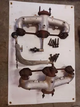 327-01572 Chevrolet Exhaust Manifolds Oem Right And Left Fits 92-96 Corvette With Bolts