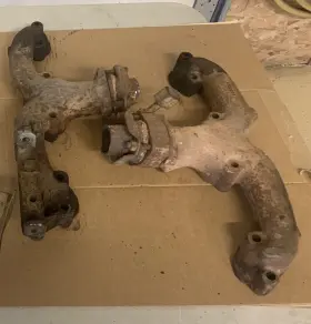 3733976 Chevrolet 1957 Car V8 Exhaust Manifolds
