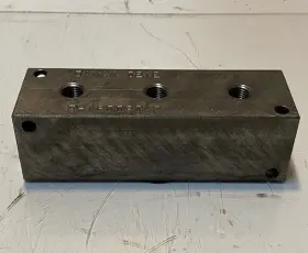Dh1800304p Daman Hydraulic Manifold Block 0212 5-1/2 Inch X 1-11/16 11mm Top Holes