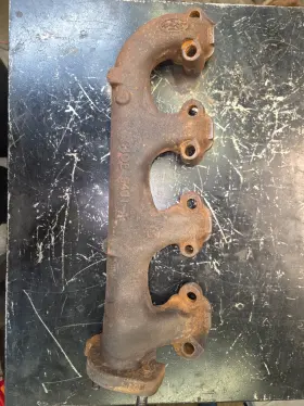 Ford C4oe-9431-a Exhaust Manifold