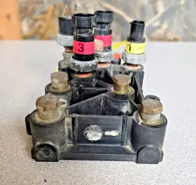 A12-17921-000 Freightliner Sterling / Oem Air Manifold Valve