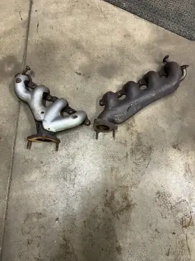 12560193 General Motors 1998-99 Camaro Firebird Right And Left Exhaust Manifolds 5.7l Ls1 Set With Gaskets