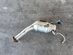 327.in1m17 Infiniti Q50 2017 Exhaust Manifold 318299