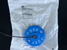 Mopar 68101183ac Genuine Oem Diesel Exhaust Fluid Def Cap 19 - 23 Ram 2500 3500