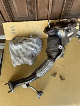 327-59792 Toyota Exhaust Manifold 16-20 Yaris O2 Sensor And Heat Shield With 44k Miles